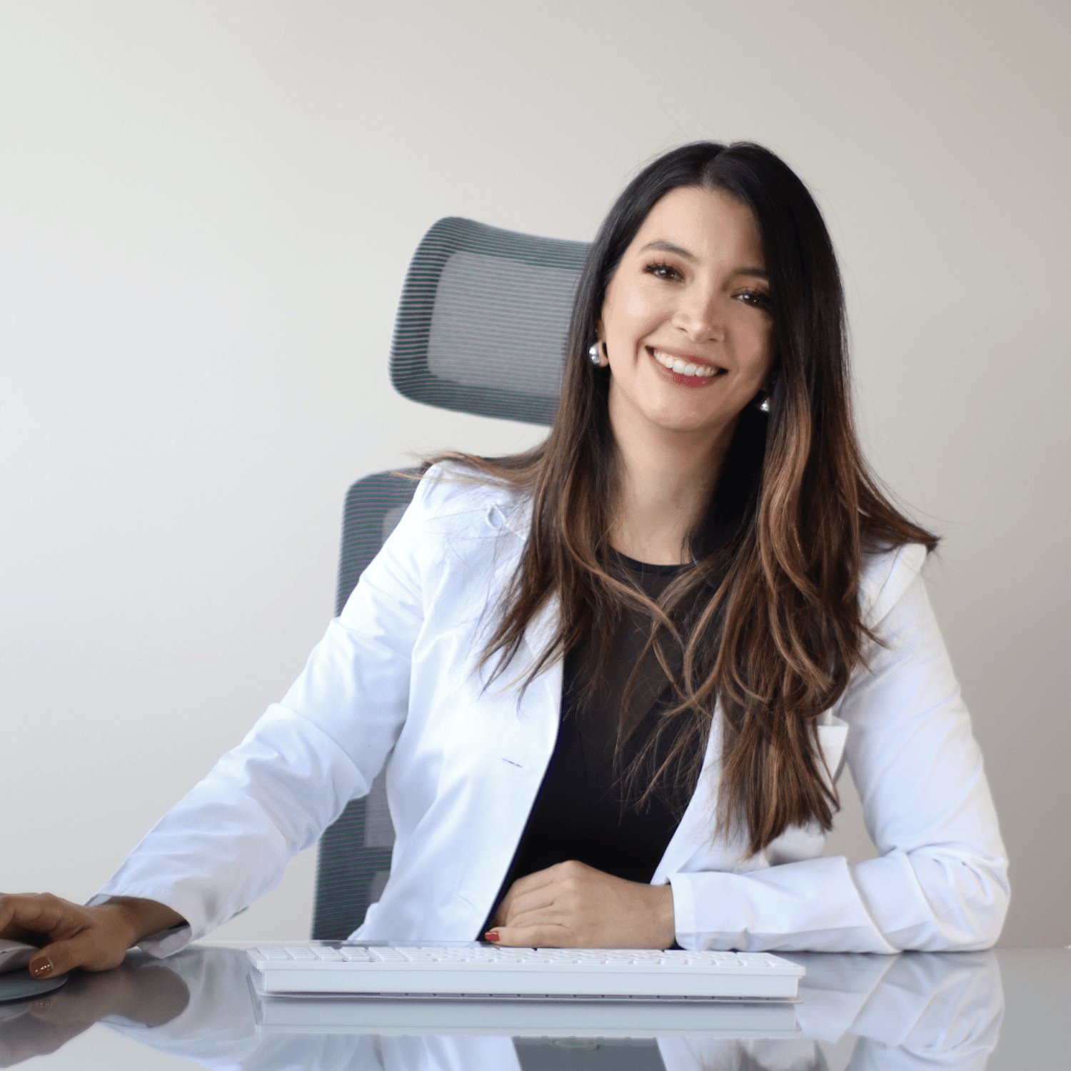 Especialistas KURBUO: Dr. Daniela Patiño - Plastic Surgery